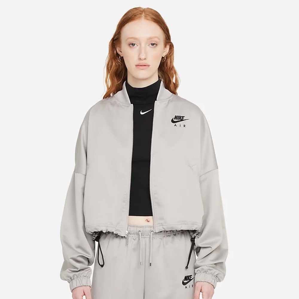 NWT Women’s Nike Air Sportswear Cropped Light Grey Jacket 1X